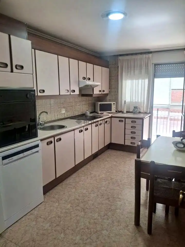 Flat with lift to rent in Ronda del Parque, imagen 2