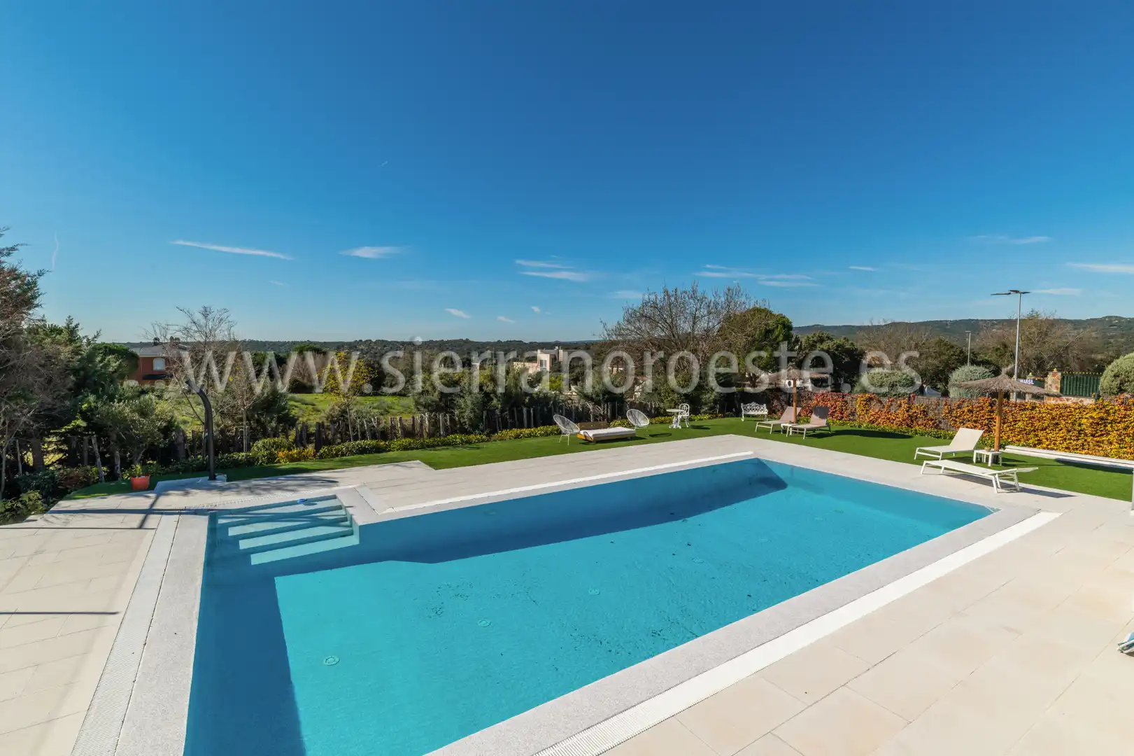 Piscina de Casa o chalet de alquiler en Las Rozas de Madrid con Aire acondicionado, Calefacción y Jardín privado