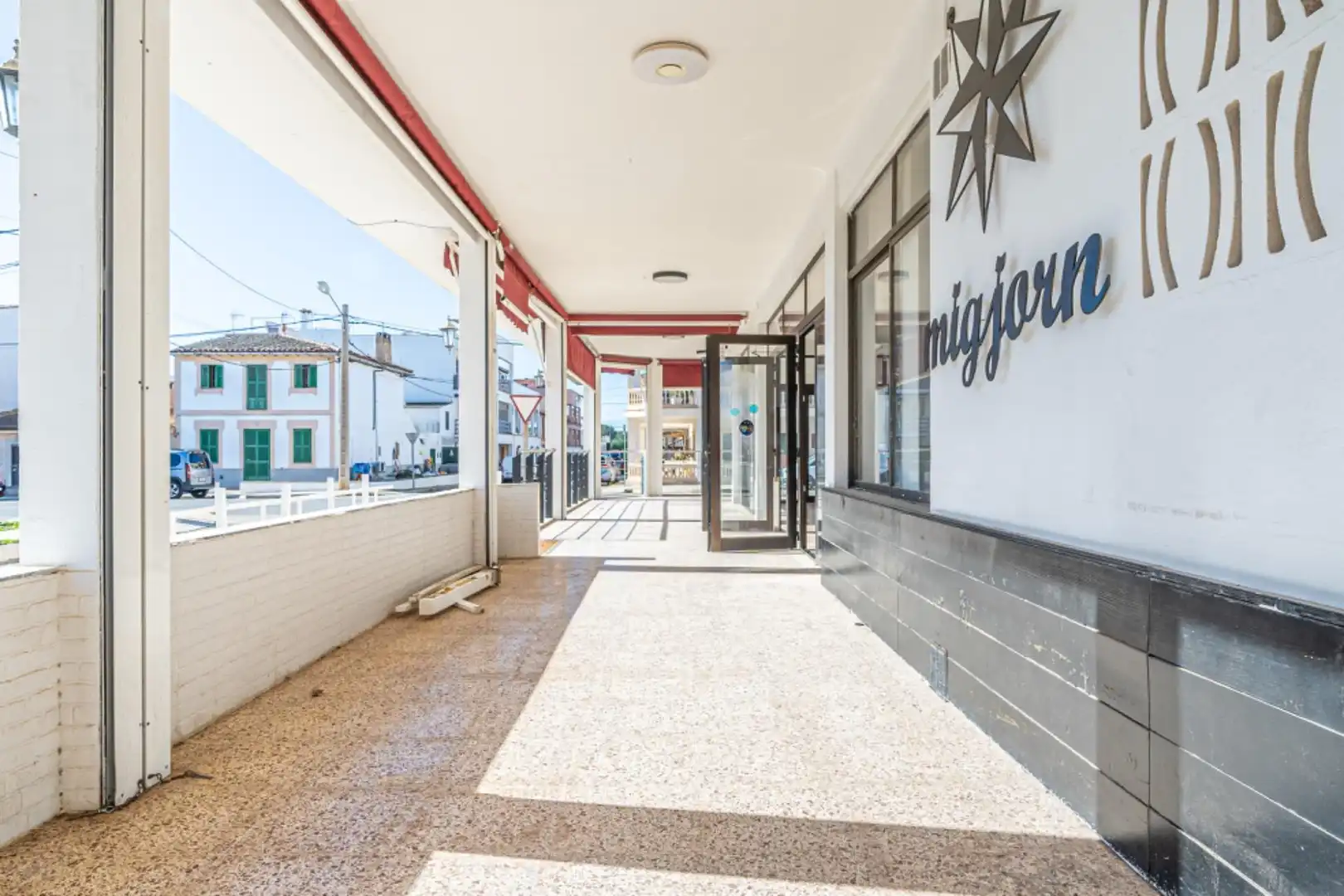Commercial properties for sale in Llucmajor  with Air Conditioner, Heating and Terrace