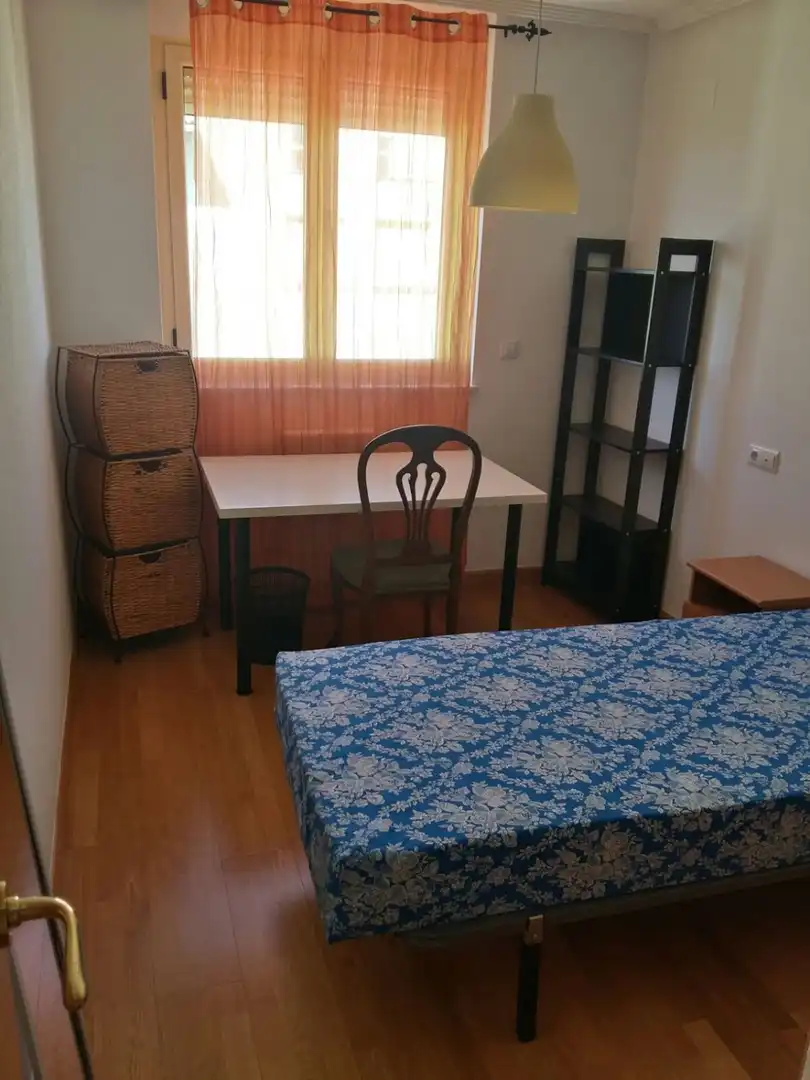 Habitación de Piso de alquiler en Salamanca con Calefacción y Amueblado