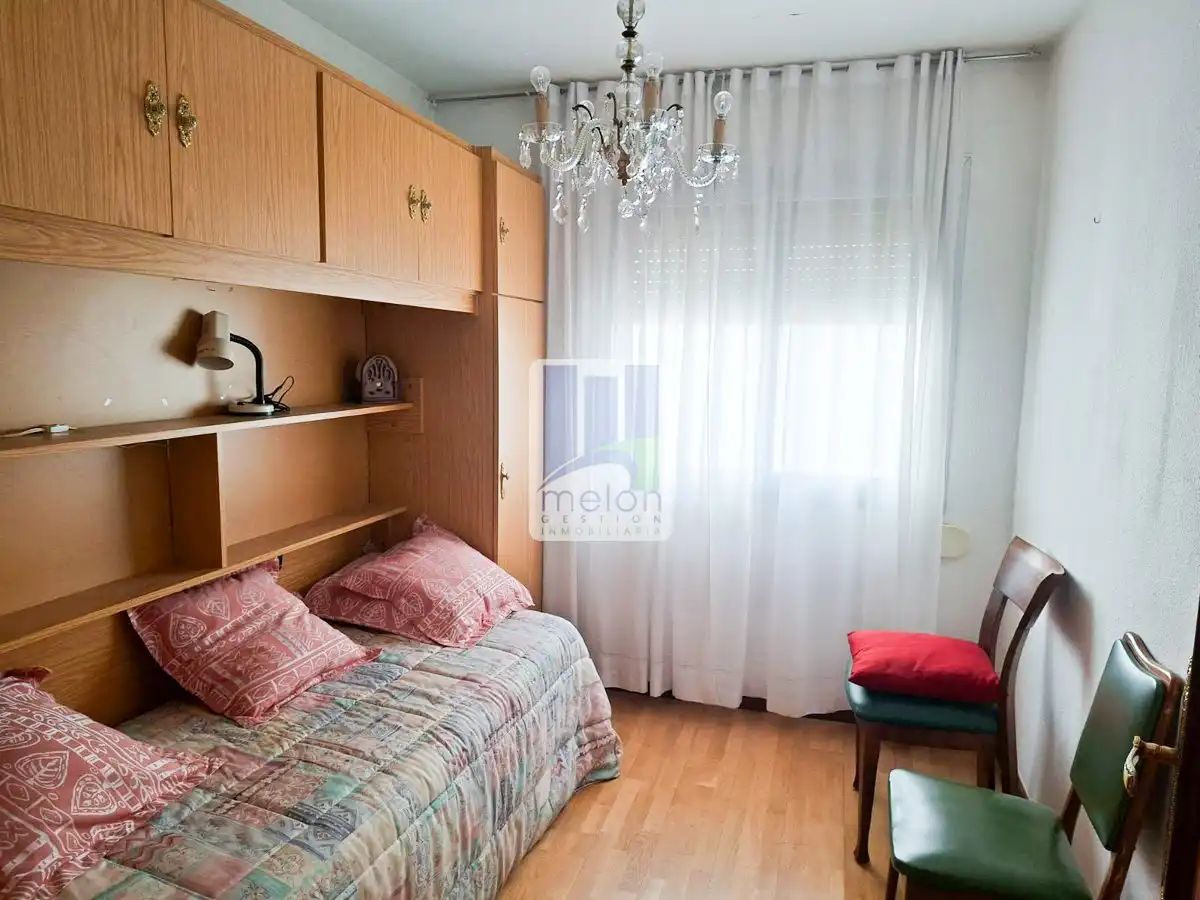 Habitación de Piso en venta en Burgos con Trastero