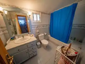 Bany de Casa o xalet en venda en El Rosario amb Jardí privat, Terrassa i Traster