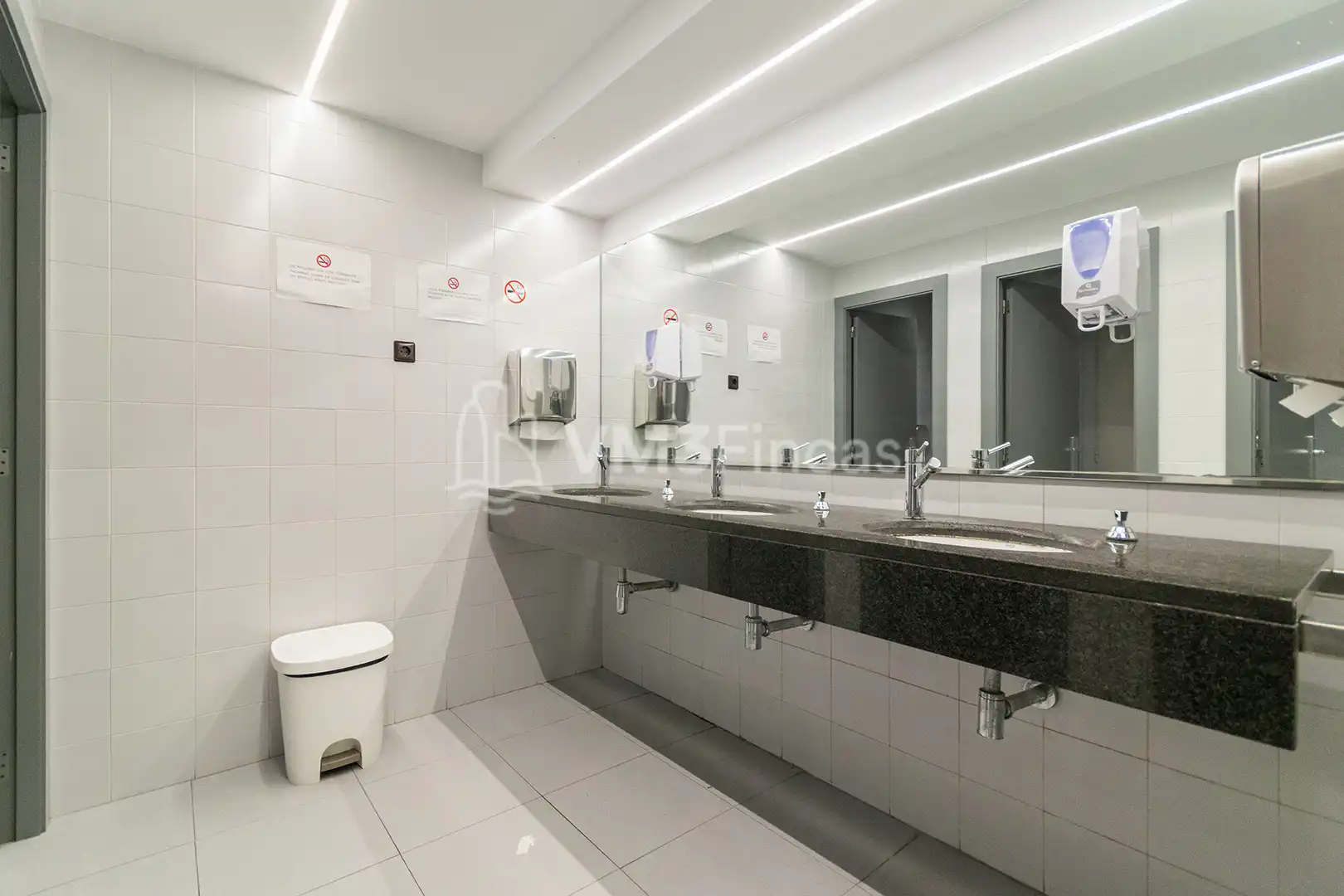 Badezimmer von Büro zur Miete in El Prat de Llobregat mit Klimaanlage, Heizung und Terrasse