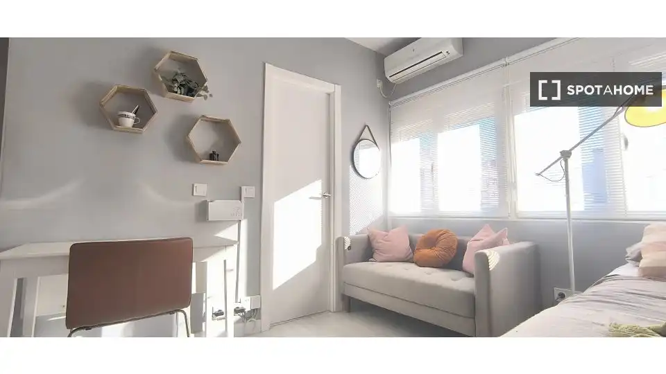 Sala de estar de Piso de alquiler en Madrid con Aire acondicionado, Calefacción y Amueblado