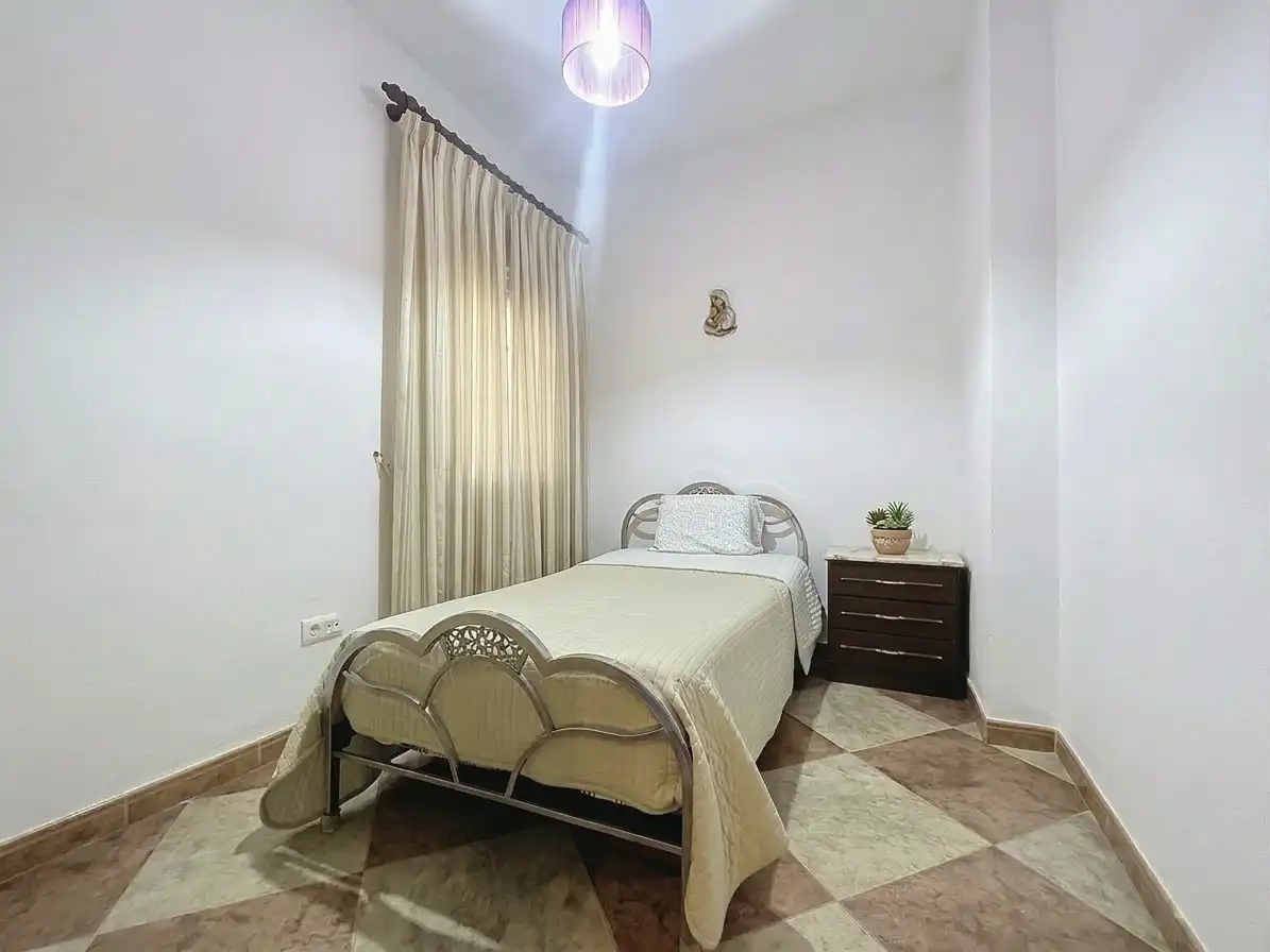 Dormitori de Casa o xalet en venda en Puente Genil amb Terrassa i Traster