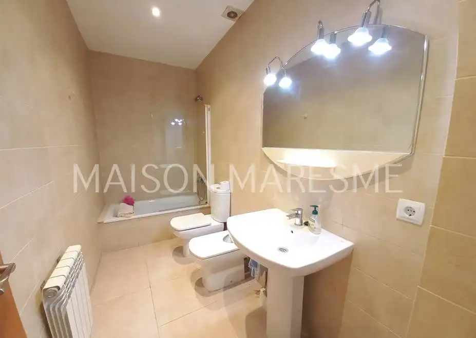 Baño de Piso en venta en Arenys de Mar con Calefacción y Horno