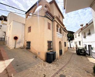 Vista exterior de Casa adosada en venda en Lentegí amb Terrassa
