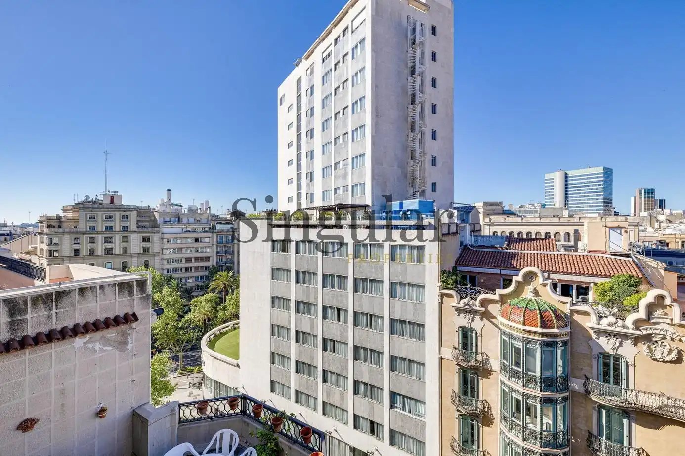 Vista exterior de Piso en venta en Barcelona con Calefacción, Terraza y Balcón