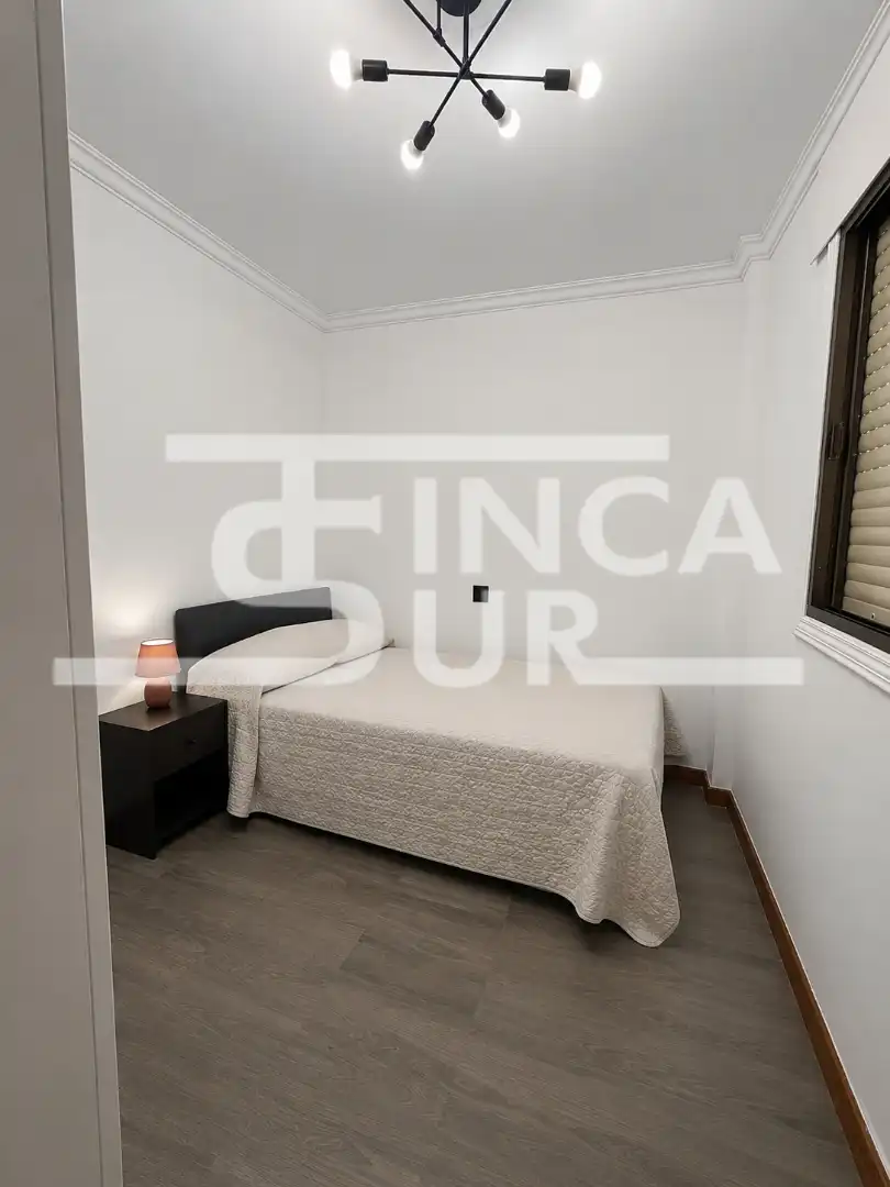 Habitación de Apartamento en venta en Roquetas de Mar con Terraza y Amueblado