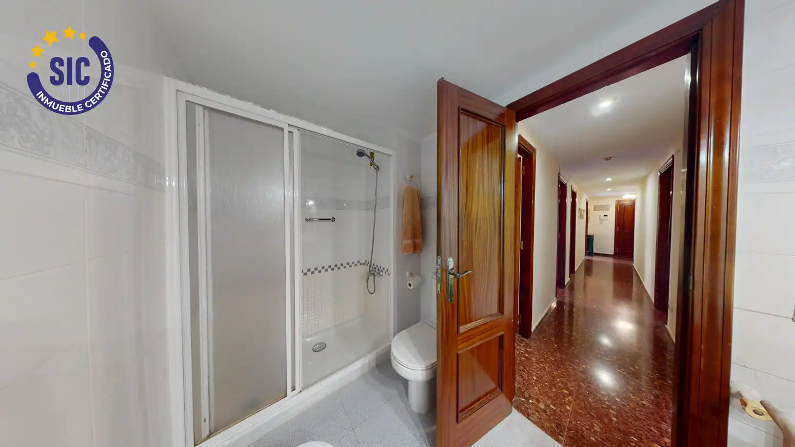 Baño de Piso en venta en Valencia con Calefacción y Amueblado