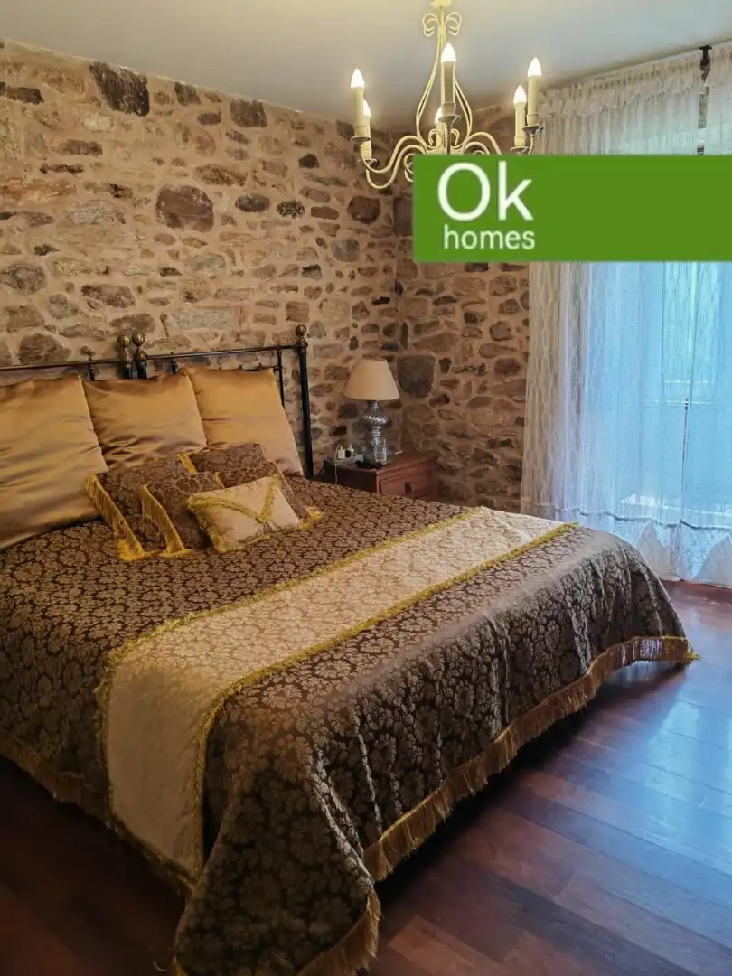 Schlafzimmer von Country house zum Verkauf in Sobrado (A Coruña) mit Heizung, Privatgarten und Parkett