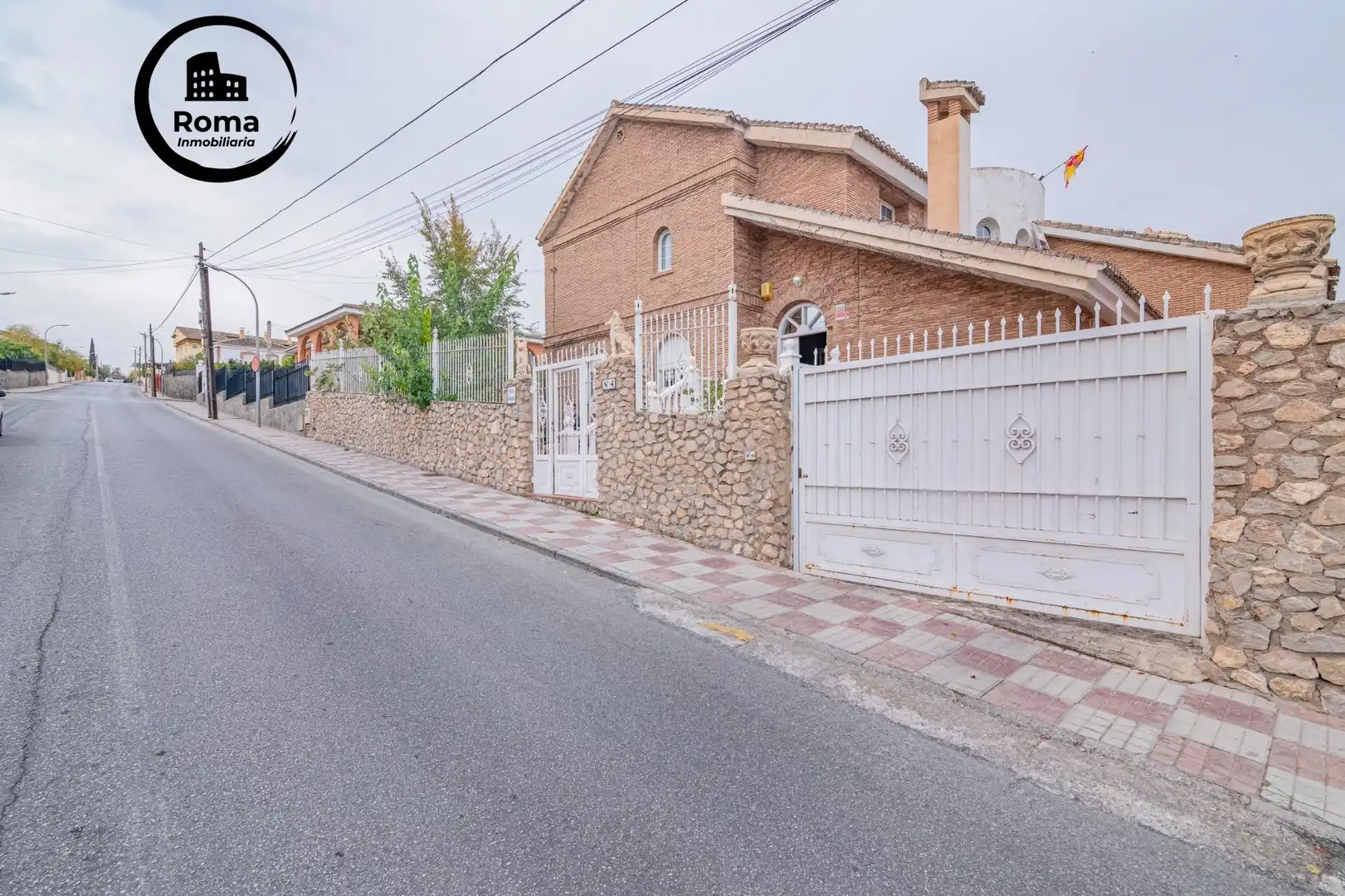 Vista exterior de Casa o chalet en venta en La Zubia con Calefacción, Jardín privado y Terraza