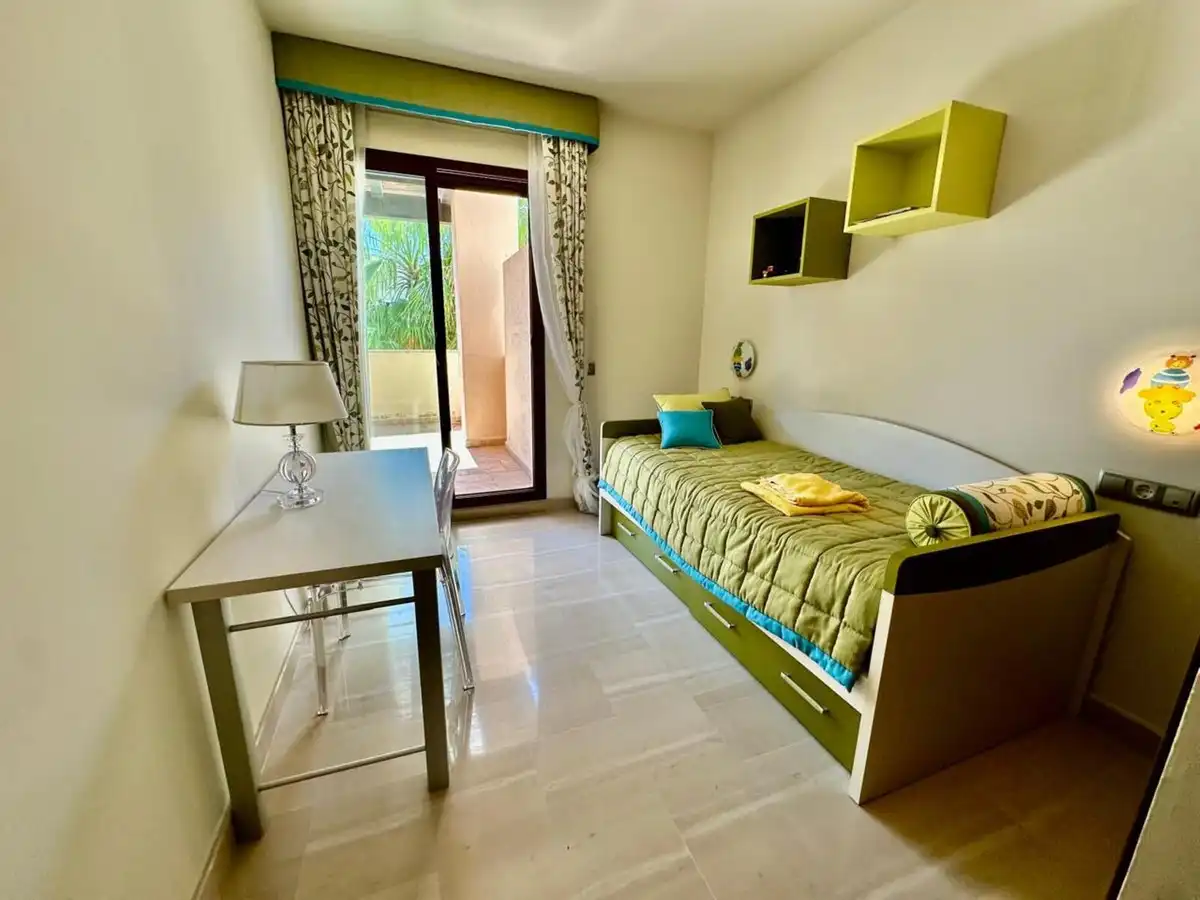 Dormitori de Dúplex en venda en Marbella amb Aire condicionat, Terrassa i Traster