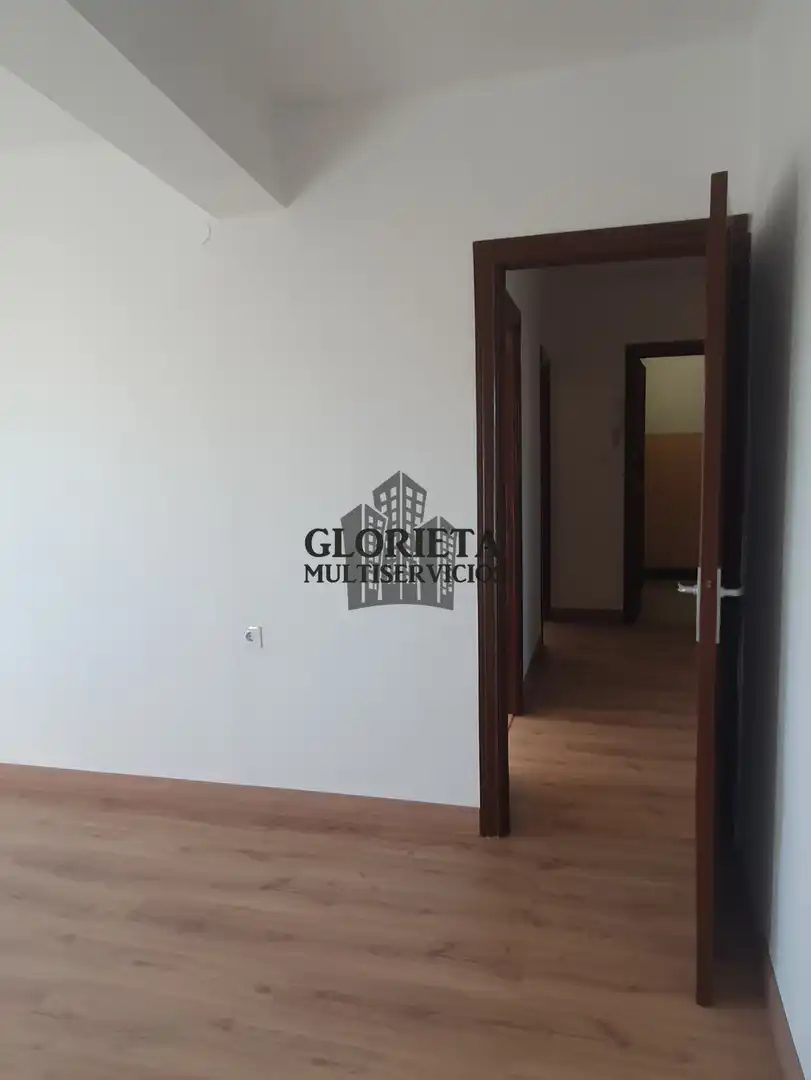 Piso en venta en Vigo  con Calefacción, Terraza y Trastero