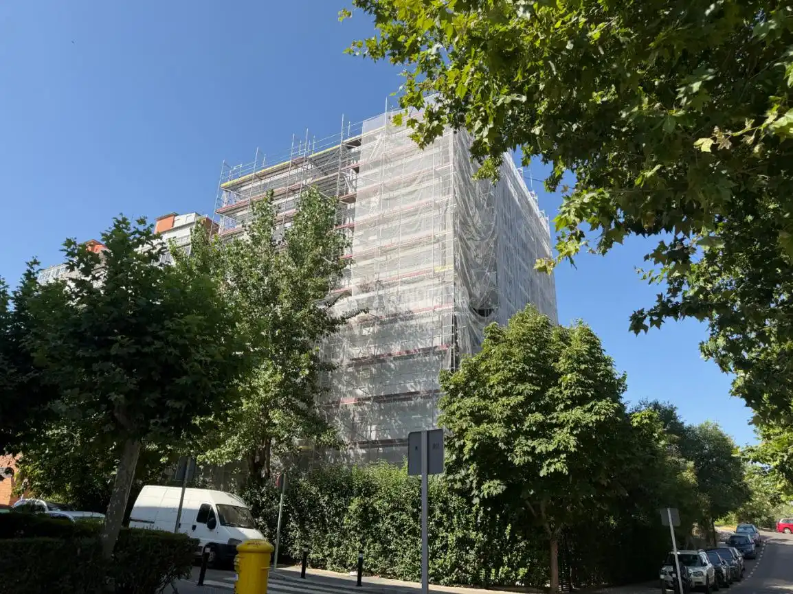 Exterior view of Flat for sale in Madrid  with Heating, Terrace and Storage room