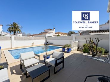 Casa con piscina en venta en Peni