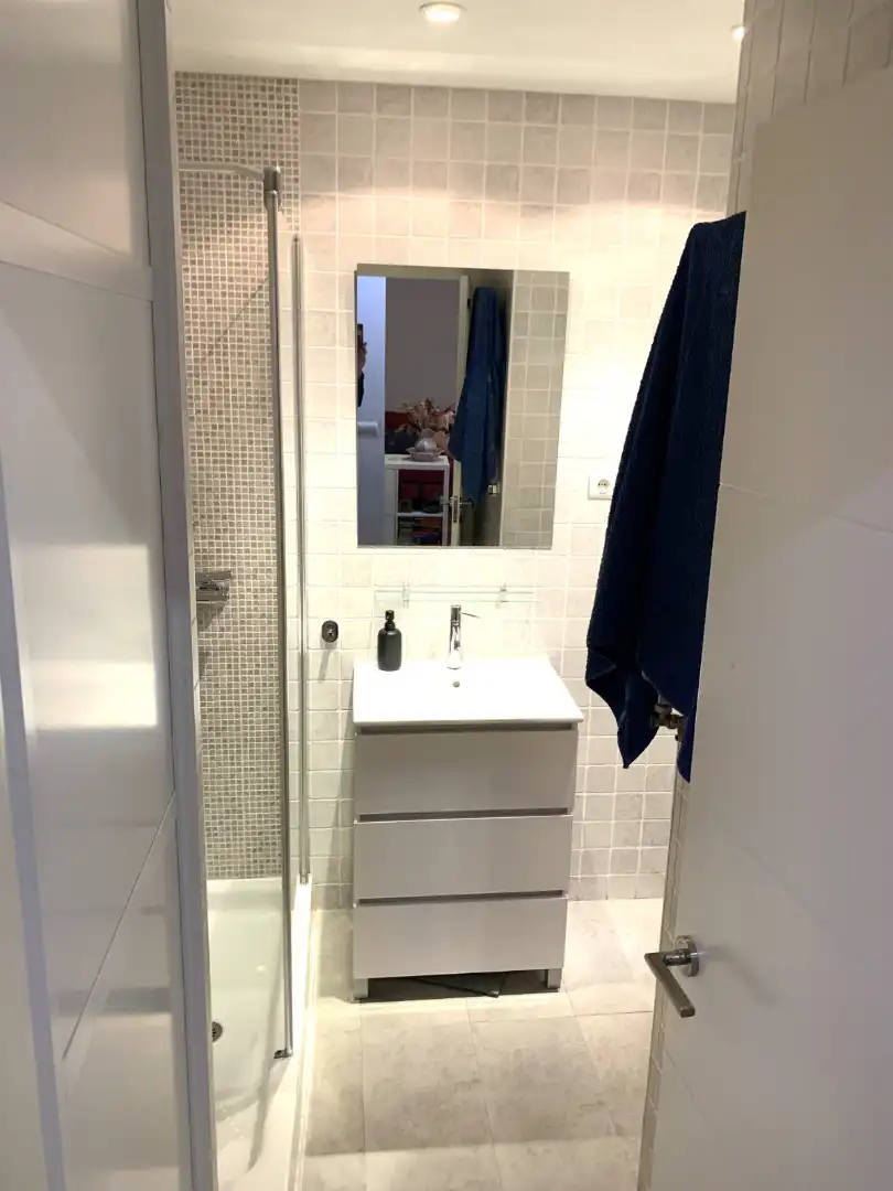 Baño de Piso en venta en Madrid con Calefacción, Horno y Lavadora
