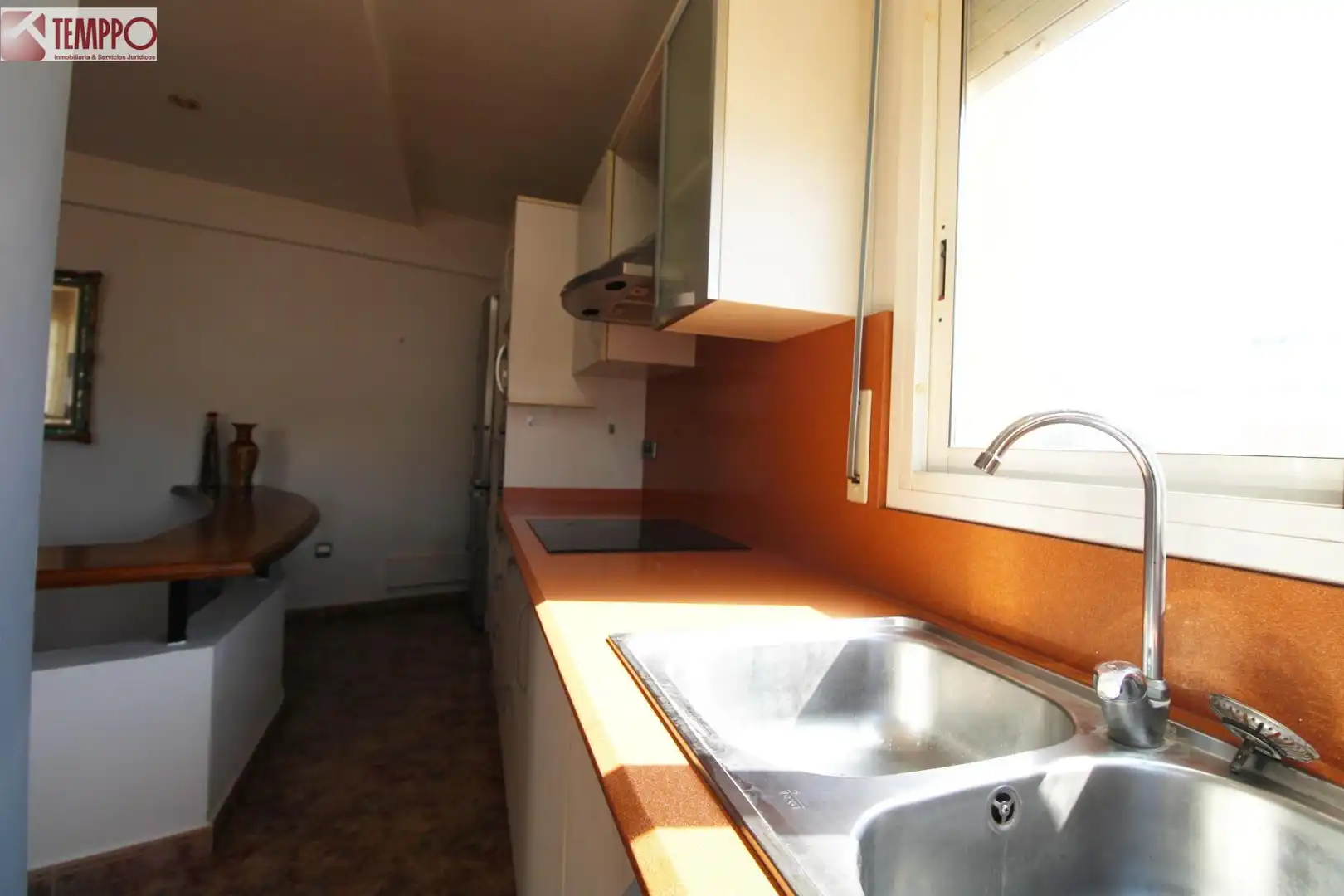 Küche von Dachboden zum Verkauf in El Vendrell mit Klimaanlage, Heizung und Terrasse