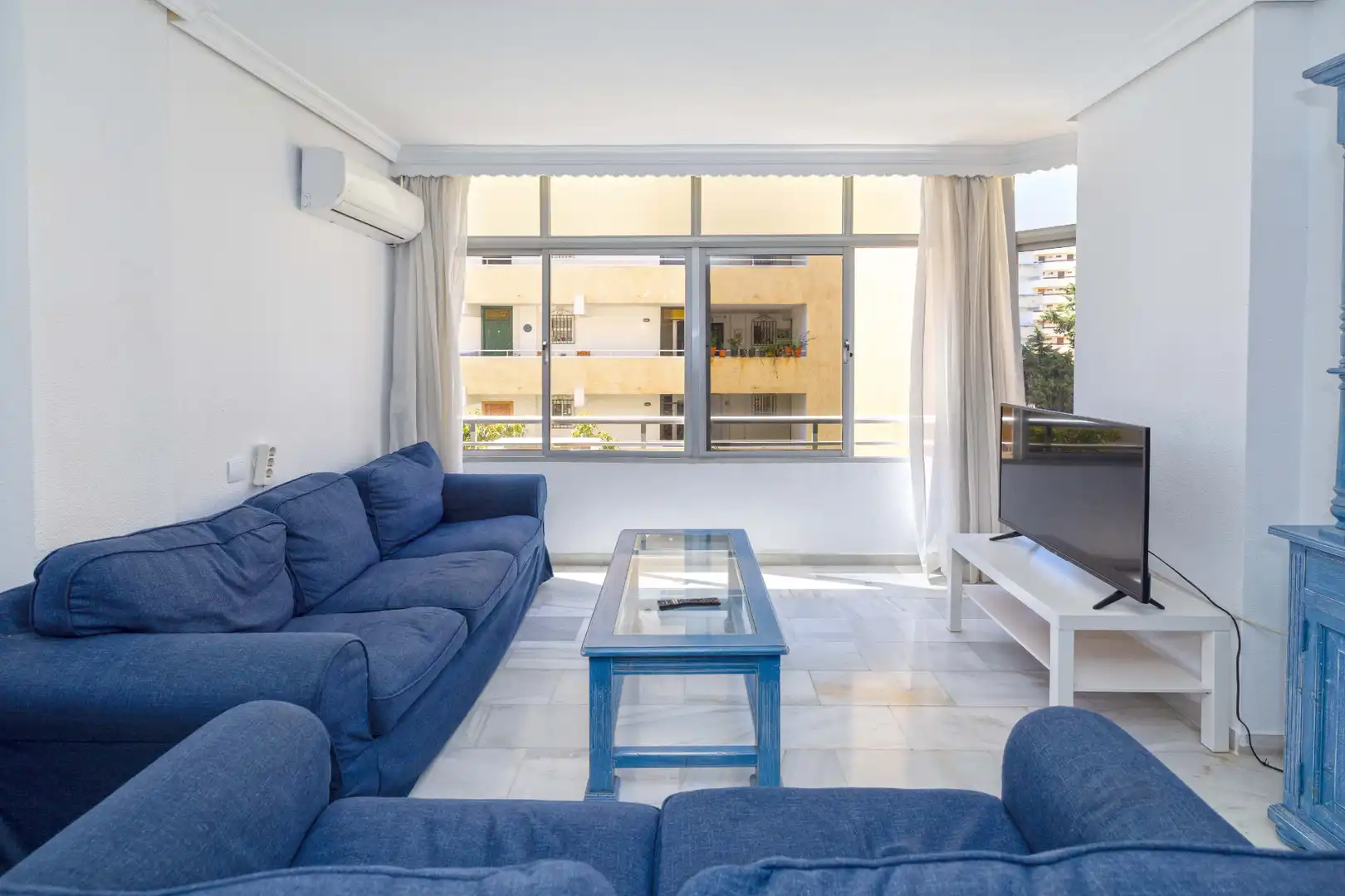 Wohnzimmer von Wohnung zum Verkauf in Marbella mit Klimaanlage und Gemeinschaftspool