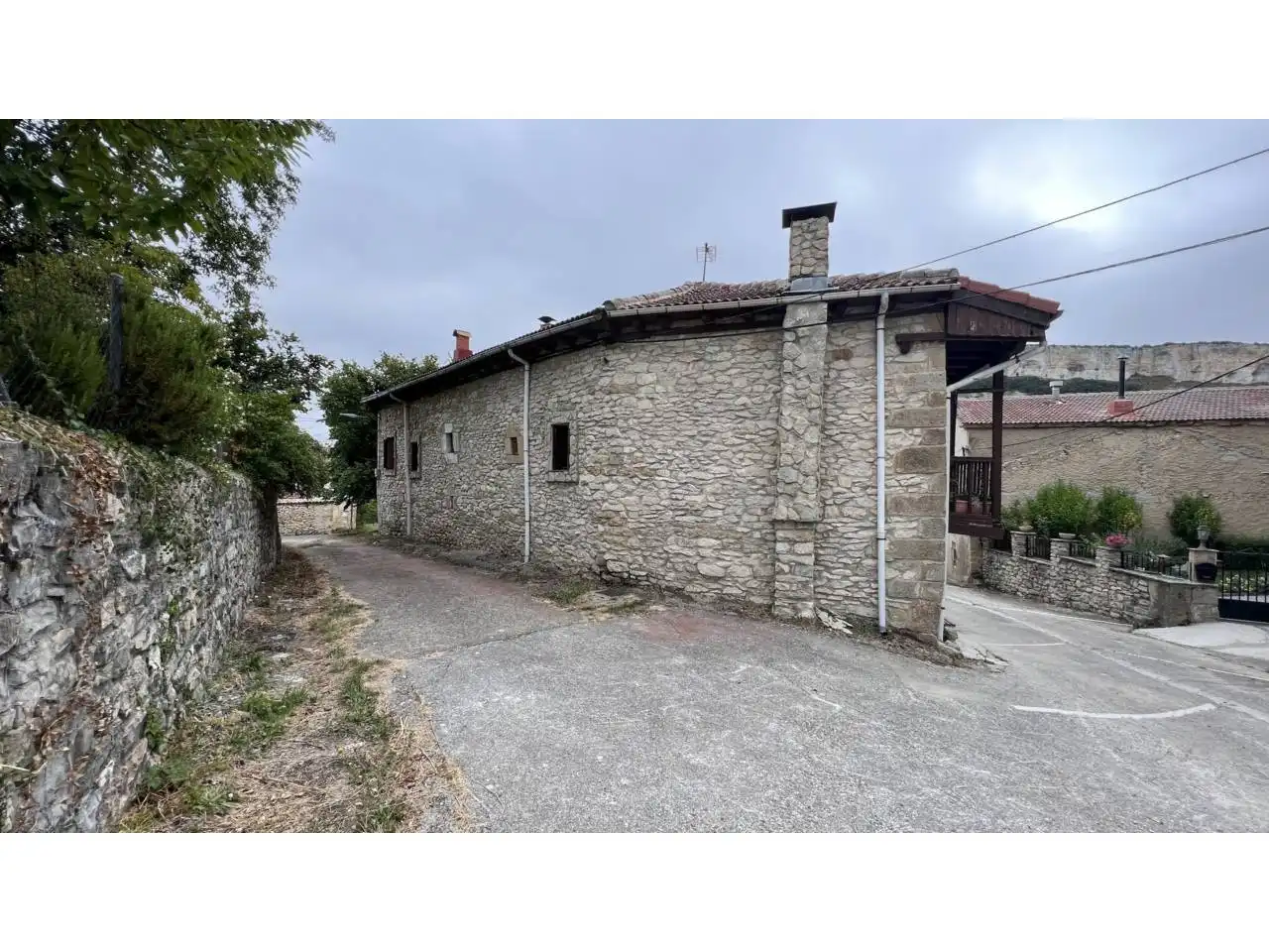 Exterior view of Detached homes for sale in Merindad de Sotoscueva  with Private garden, Terrace and Furnished