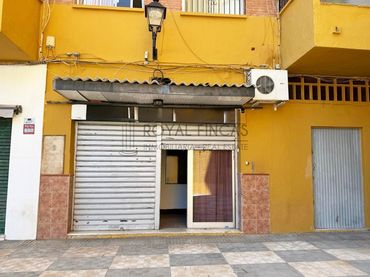 Local comercial en venta en Calle Jonas
