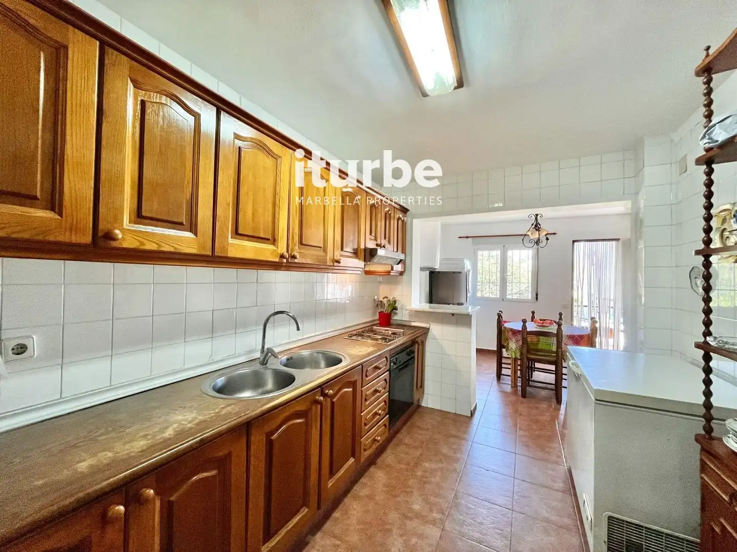 Cocina de Casa adosada en venta en Marbella con Aire acondicionado, Terraza y Horno