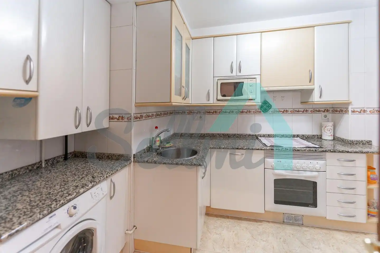 Kitchen of Flat for rent in Lugones