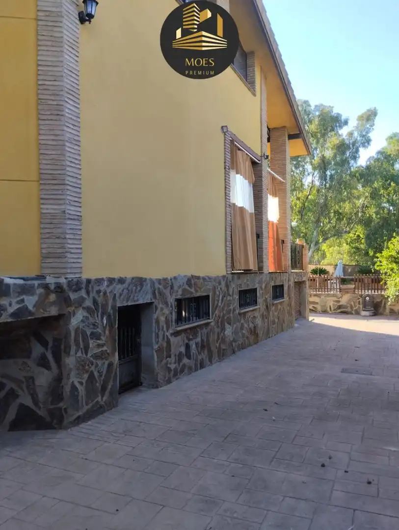 Exterior view of Houses for sale in Linares  with Air Conditioner, Heating and Terrace