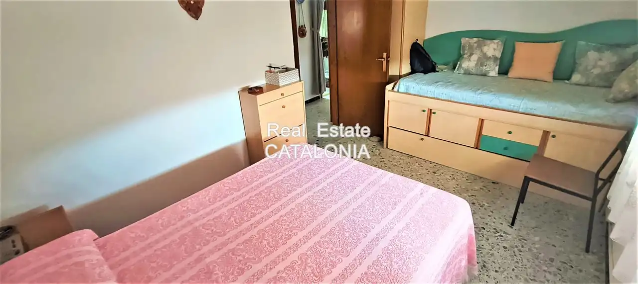 Schlafzimmer von Haus oder Chalet zum Verkauf in Lloret de Mar mit Heizung, Privatgarten und Schwimmbad