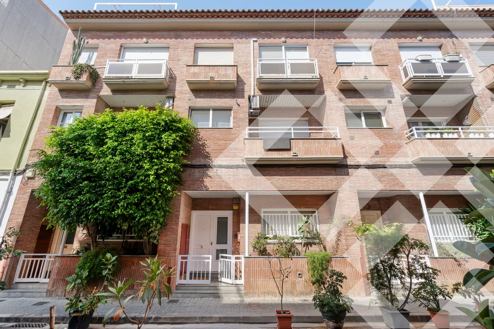 Adossat amb terrassa en venda a Carrer de la Lluna, imagen 32