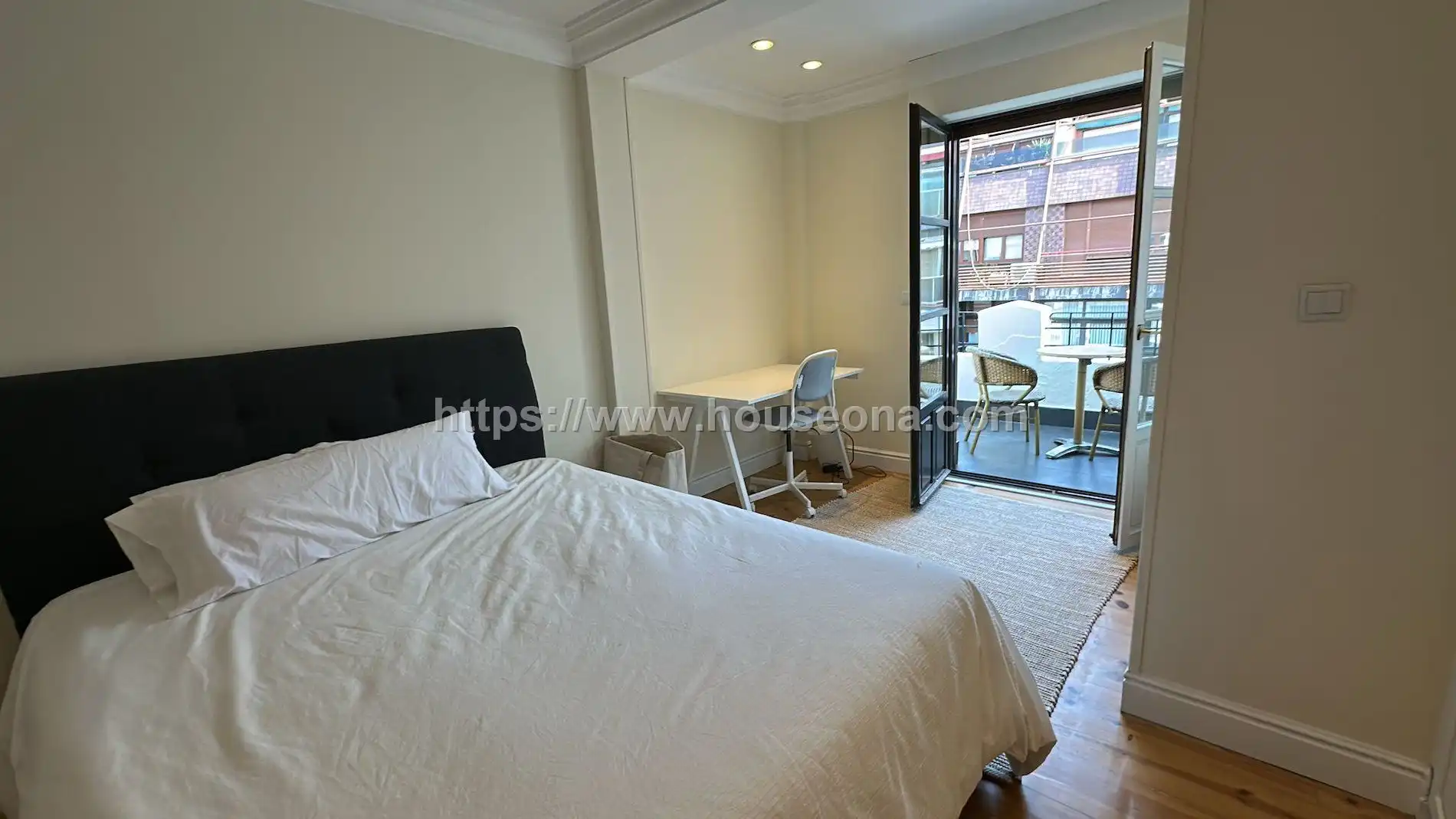 Habitación de Piso de alquiler en Bilbao  con Calefacción, Terraza y Amueblado