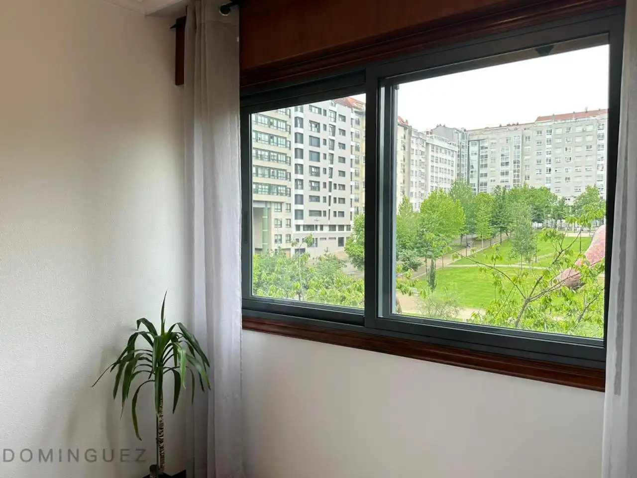 Habitación de Piso en venta en Vigo  con Calefacción y Balcón