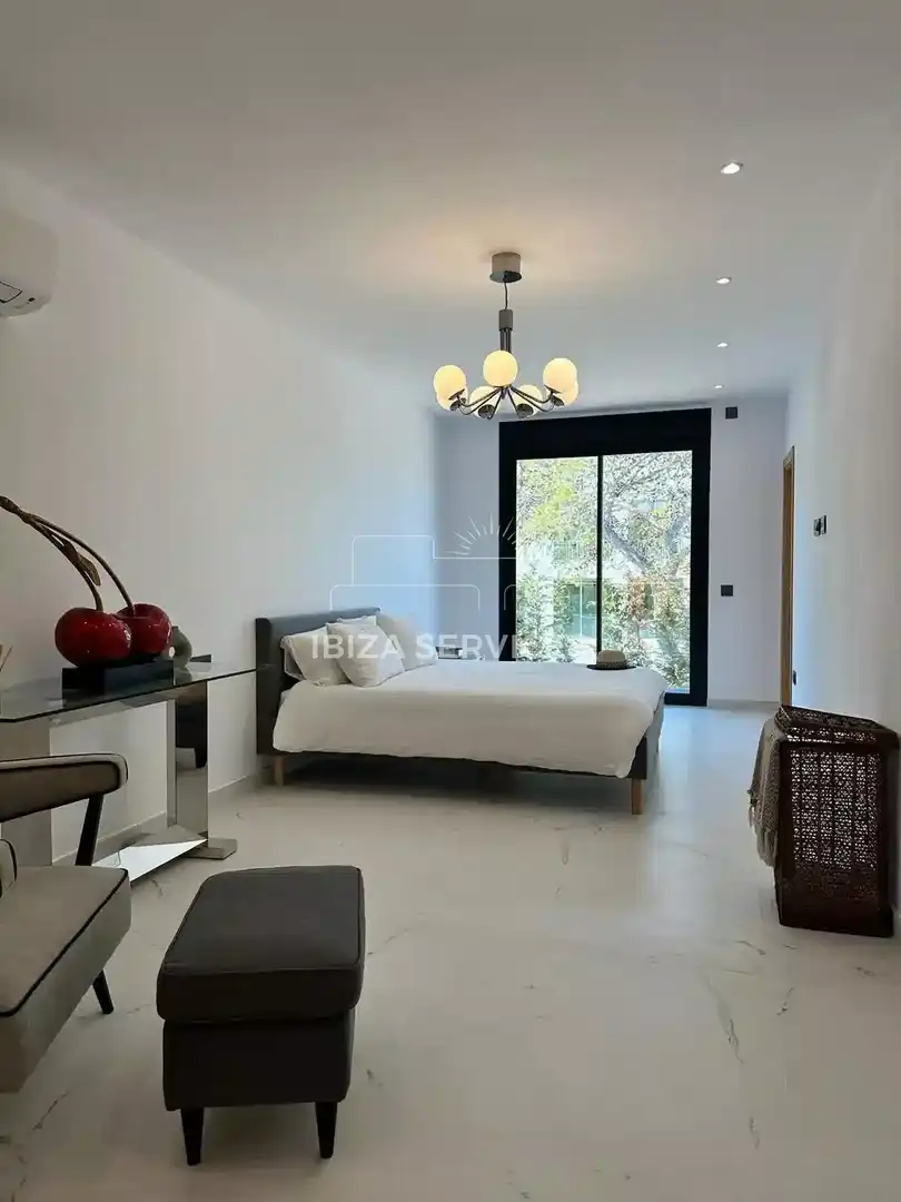 Habitación de Casa o chalet de alquiler en Santa Eulària des Riu con Aire acondicionado, Jardín privado y Piscina