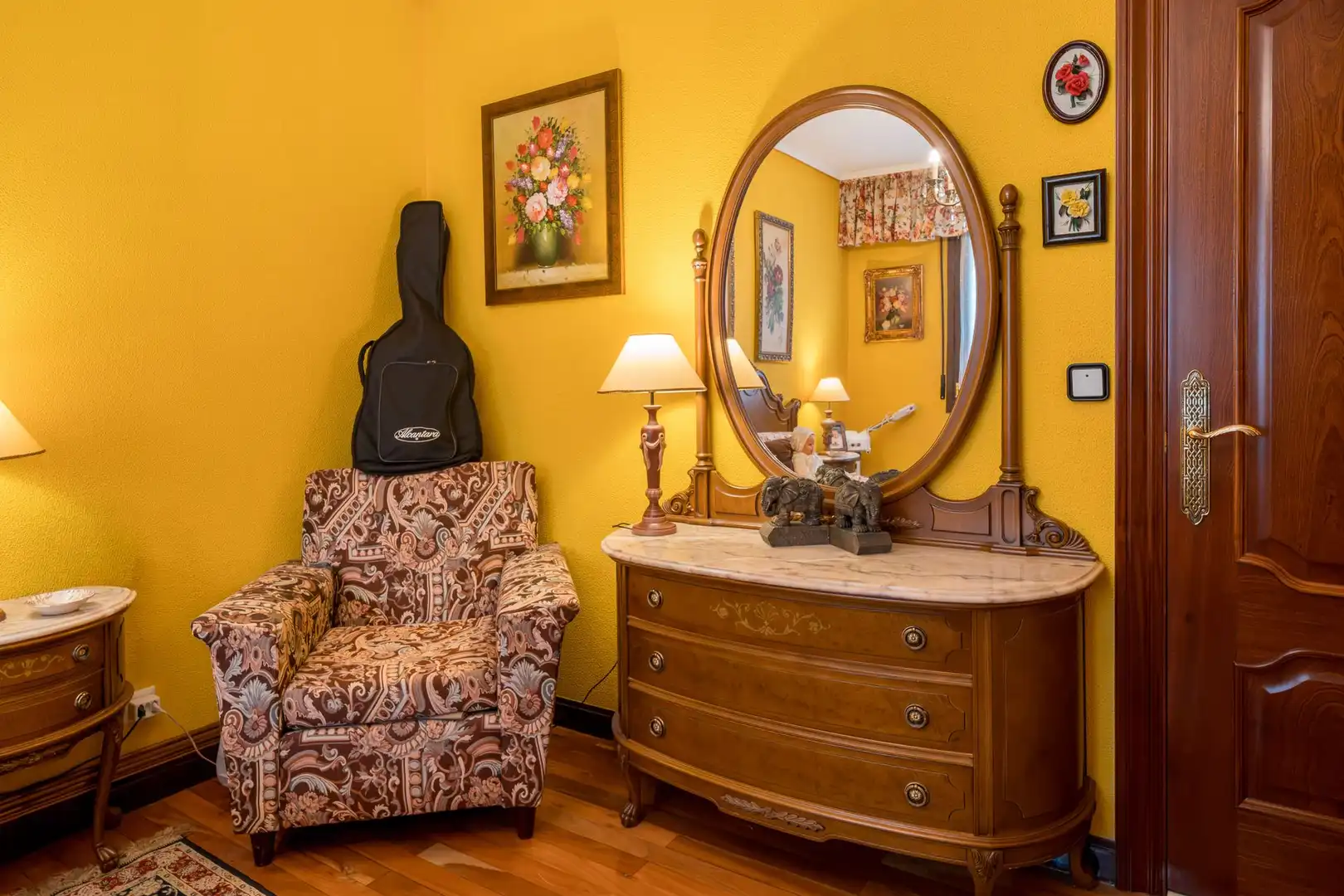 Living room of Flat for sale in Bilbao   with Heating and Balcony