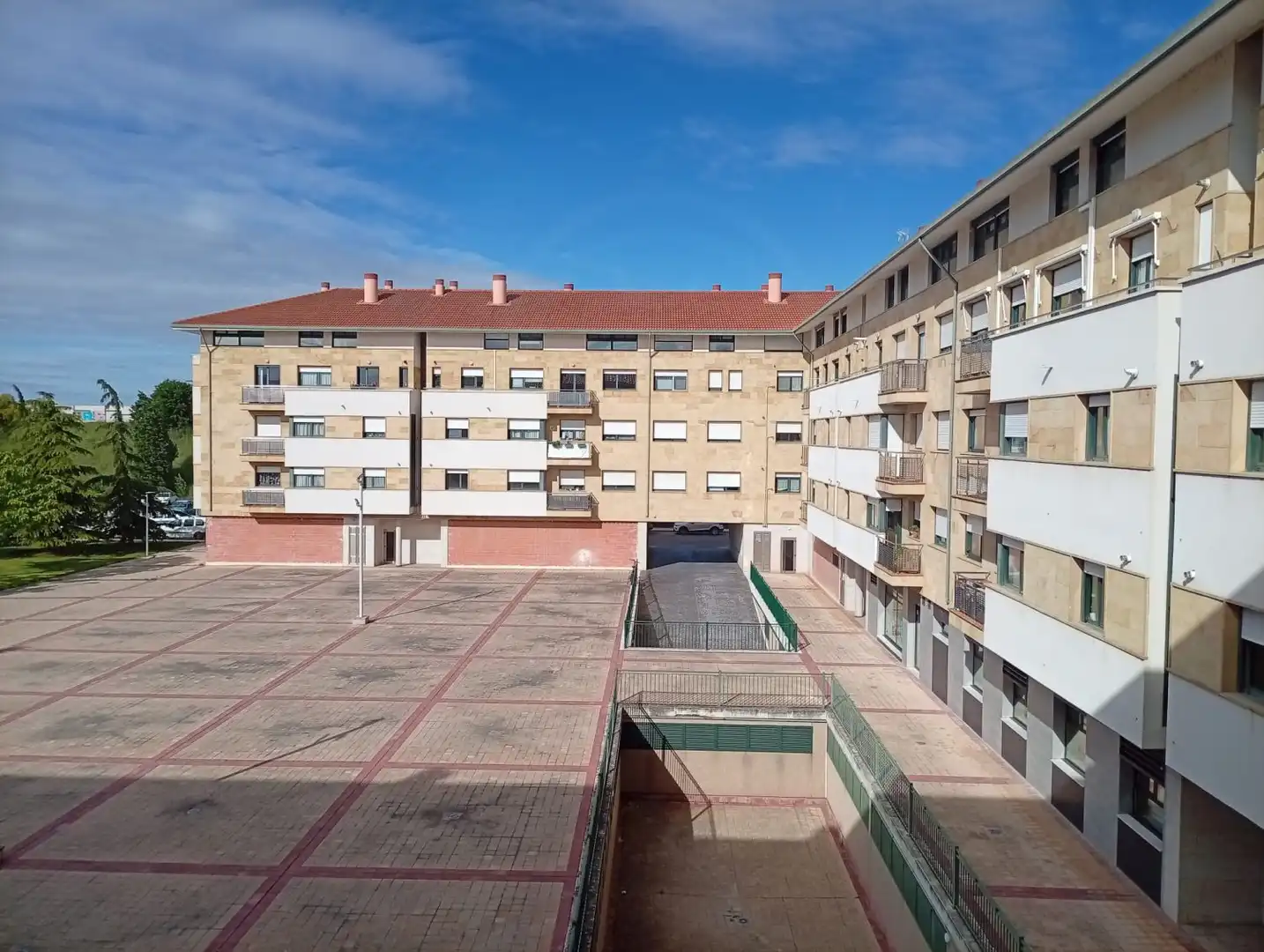 Vista exterior de Piso en venta en Arroyo de la Encomienda con Calefacción, Parquet y Trastero