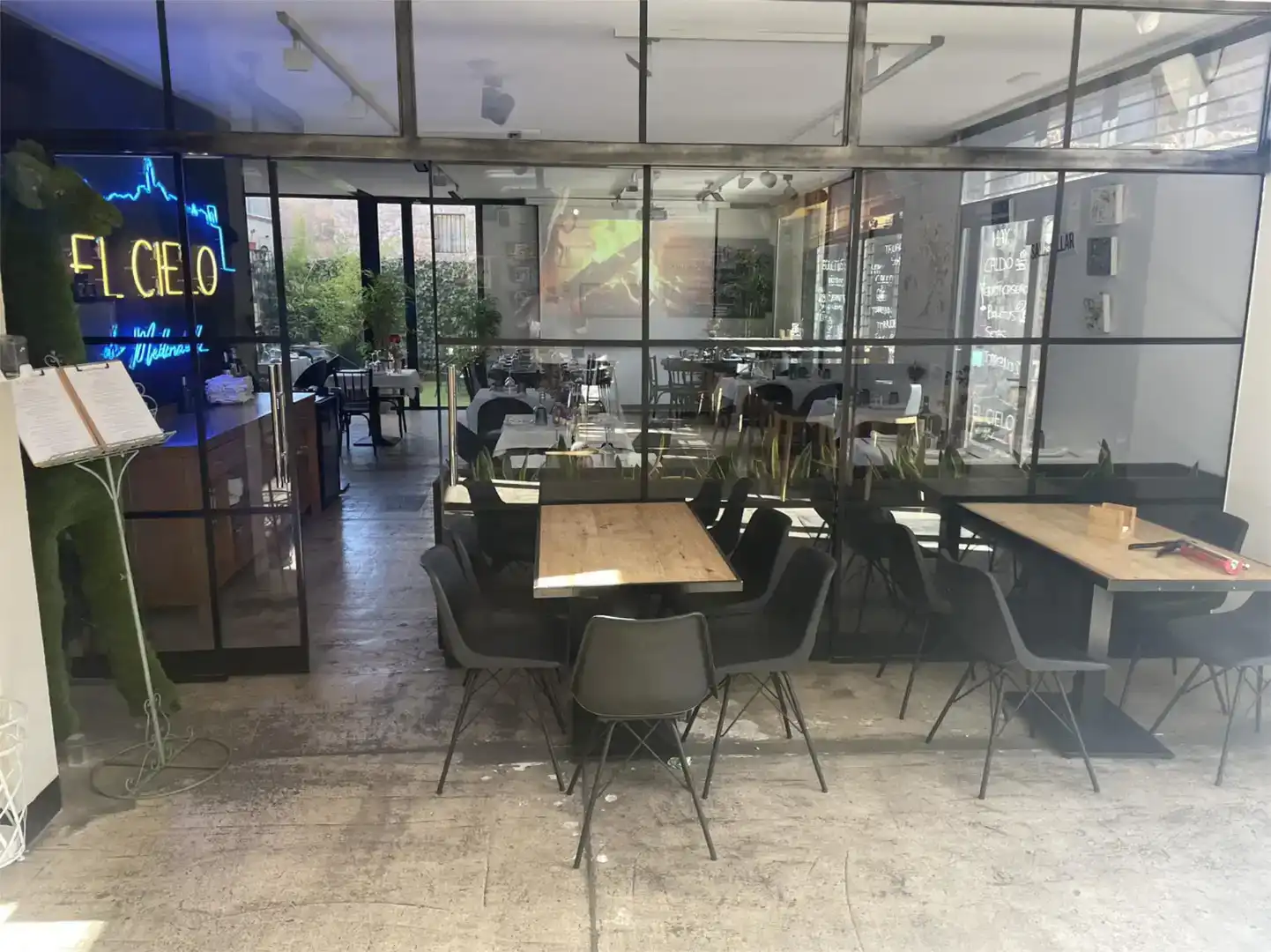 Local en venta en Medinaceli con Aire acondicionado