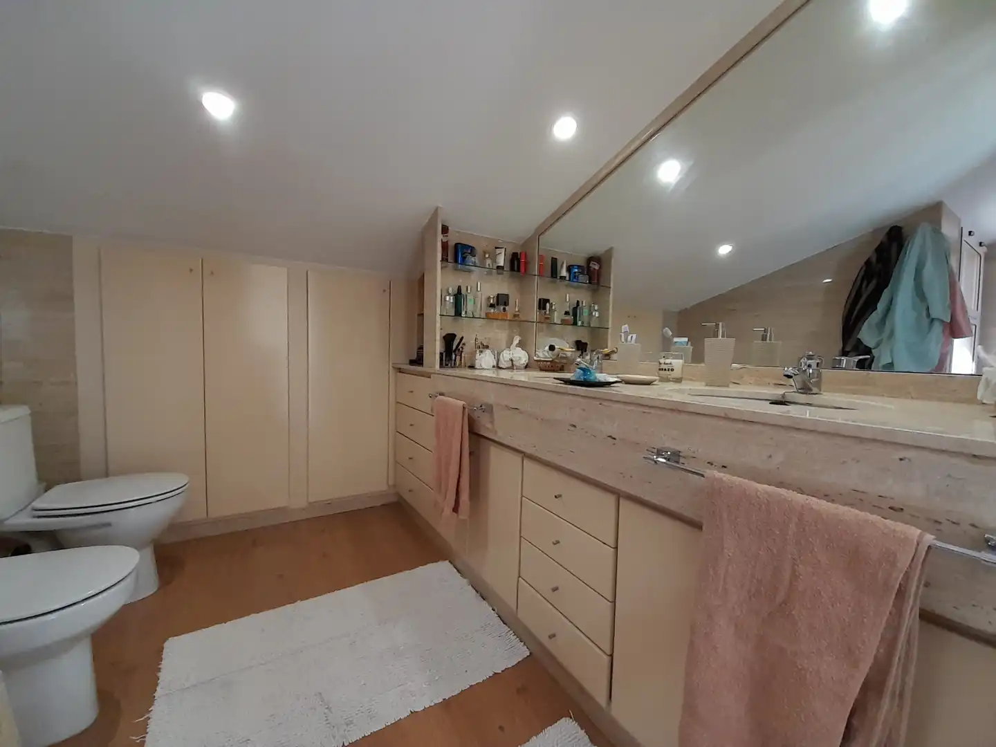 Baño de Casa adosada en venta en Santa Pau con Aire acondicionado, Calefacción y Terraza