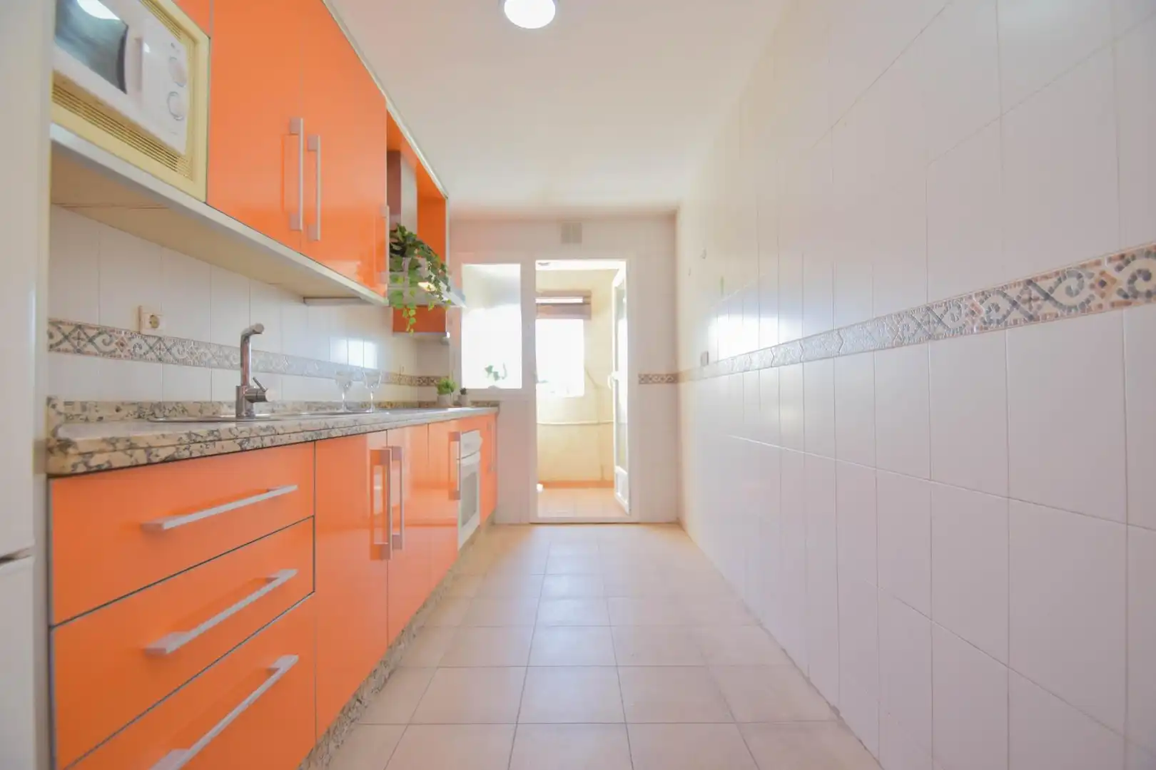 Flat with terrace for sale in Calle Calle Comares, imagen 13