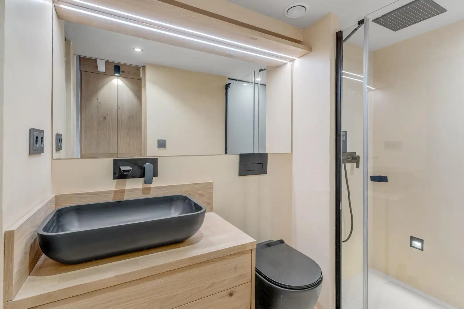 Bathroom of Flat for sale in Barcelona  with Air Conditioner, Heating and Parquet flooring