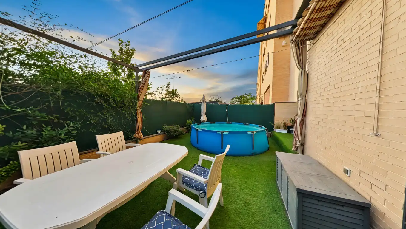 Terraza de Piso en venta en Parla con Aire acondicionado, Calefacción y Jardín privado