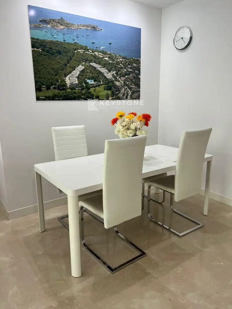 Esszimmer von Dachboden zur Miete in Calvià mit Klimaanlage, Heizung und Terrasse