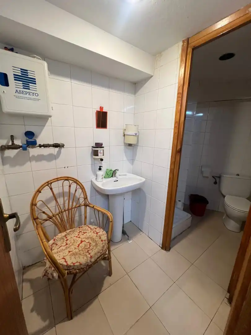 Baño de Local de alquiler en  Logroño