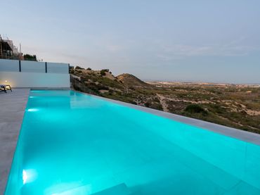 Casa con piscina en venta en Avenida del Recorral