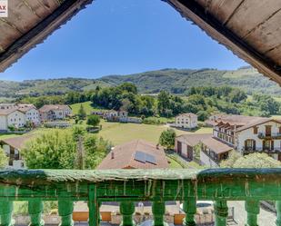 Vista exterior de Casa o xalet en venda en Donamaria amb Jardí privat, Traster i Balcó