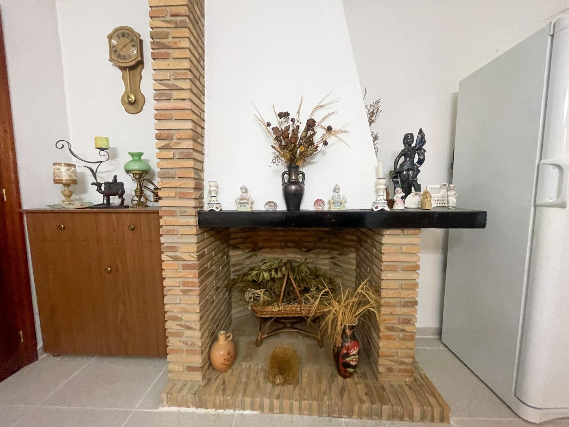 Country house for sale in Requena  with Air Conditioner, Heating and Terrace