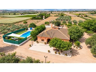Villa avec piscine à vendre à Poligono 23 Paraje 148 Loma Campet