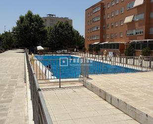 Piscina de Dúplex en venda en Fuenlabrada amb Aire condicionat, Calefacció i Terrassa