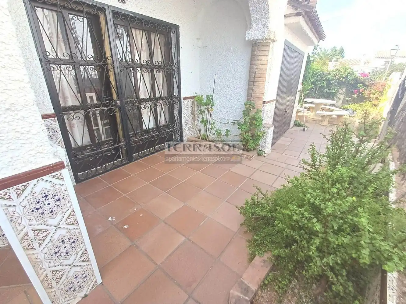 Vista exterior de Casa o xalet en venda en Vélez-Málaga amb Aire condicionat, Calefacció i Terrassa