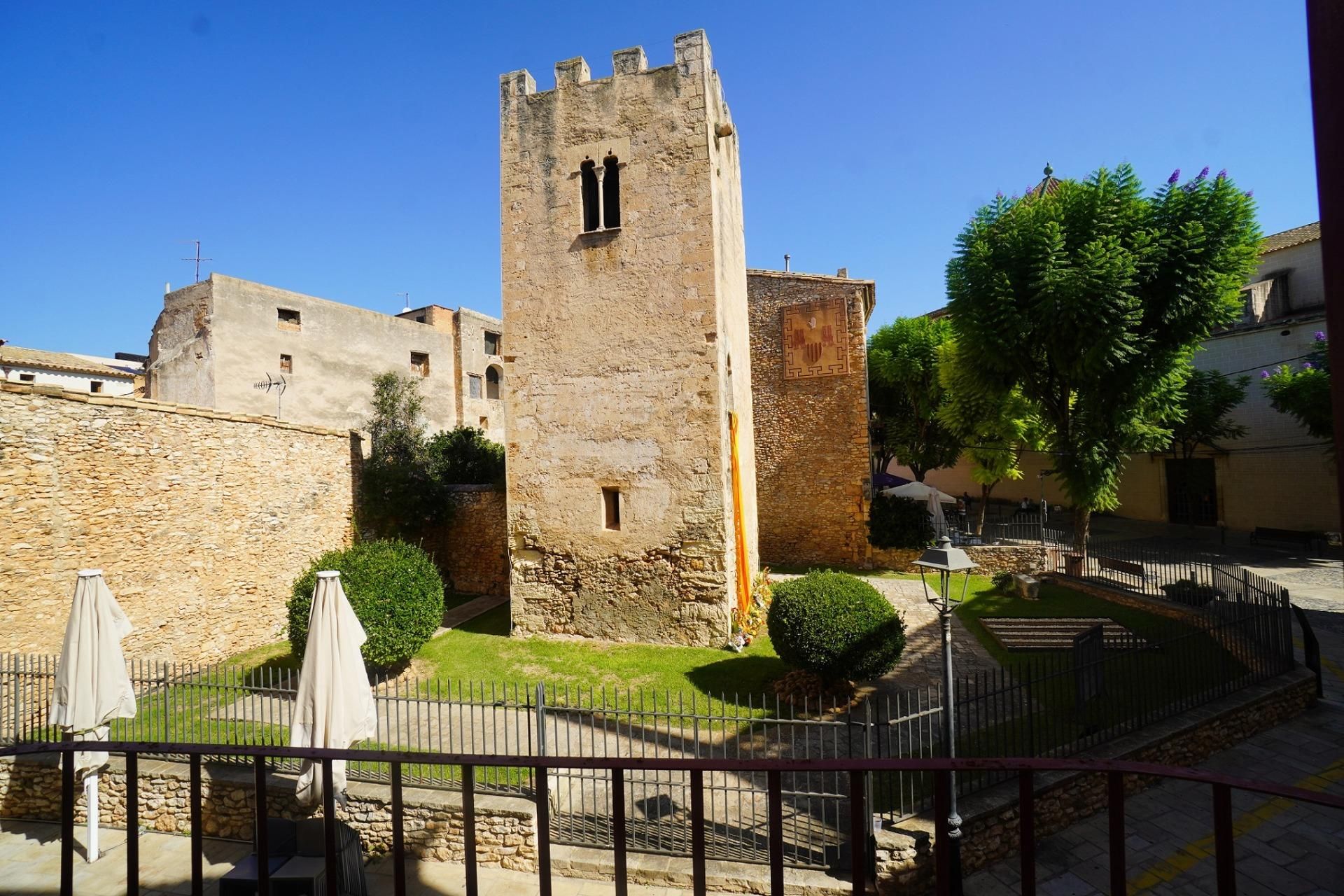 Exterior view of Single-family semi-detached for sale in Torredembarra  with Terrace, Storage room and Furnished