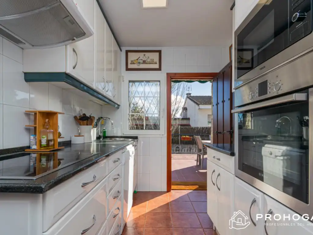 Cocina de Casa adosada en venta en Colmenar Viejo con Amueblado y Domótica